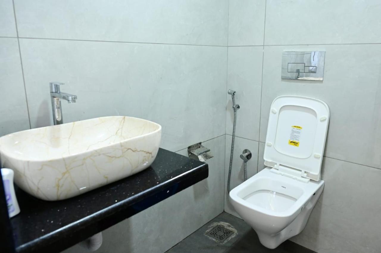 White House Villa-Private Pool Navelim Bagian luar foto